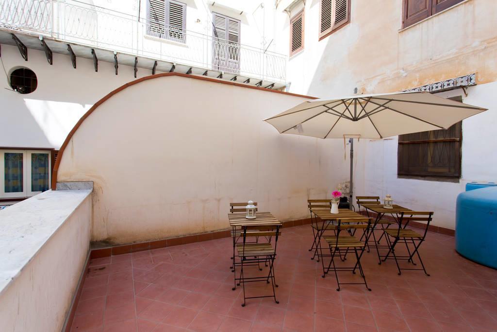 Sunshine Hostel Palermo Exterior photo