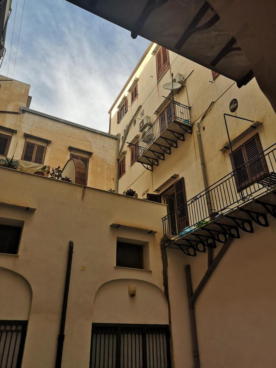 Sunshine Hostel Palermo Exterior photo