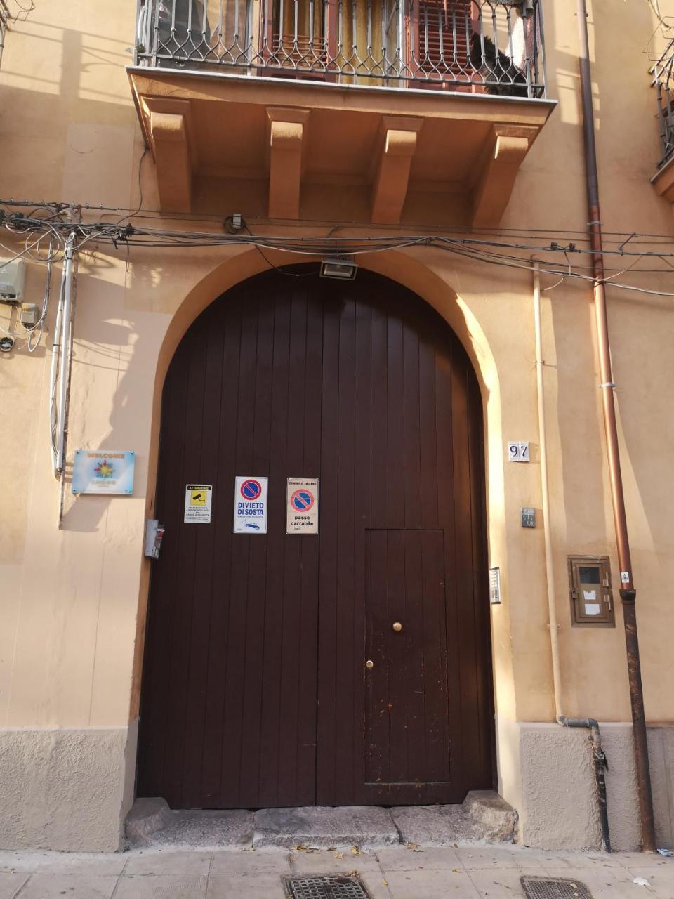 Sunshine Hostel Palermo Exterior photo